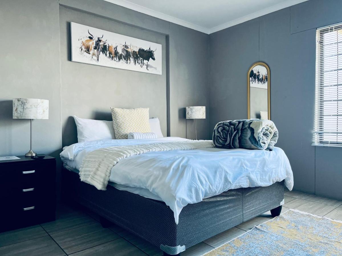 Апартаменты Otis Self Catering Уолфиш-Бей Экстерьер фото