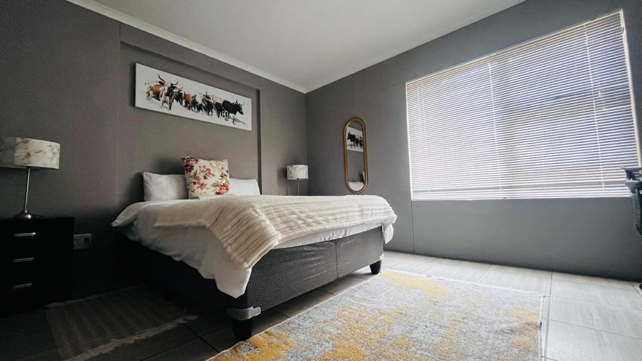 Апартаменты Otis Self Catering Уолфиш-Бей Экстерьер фото